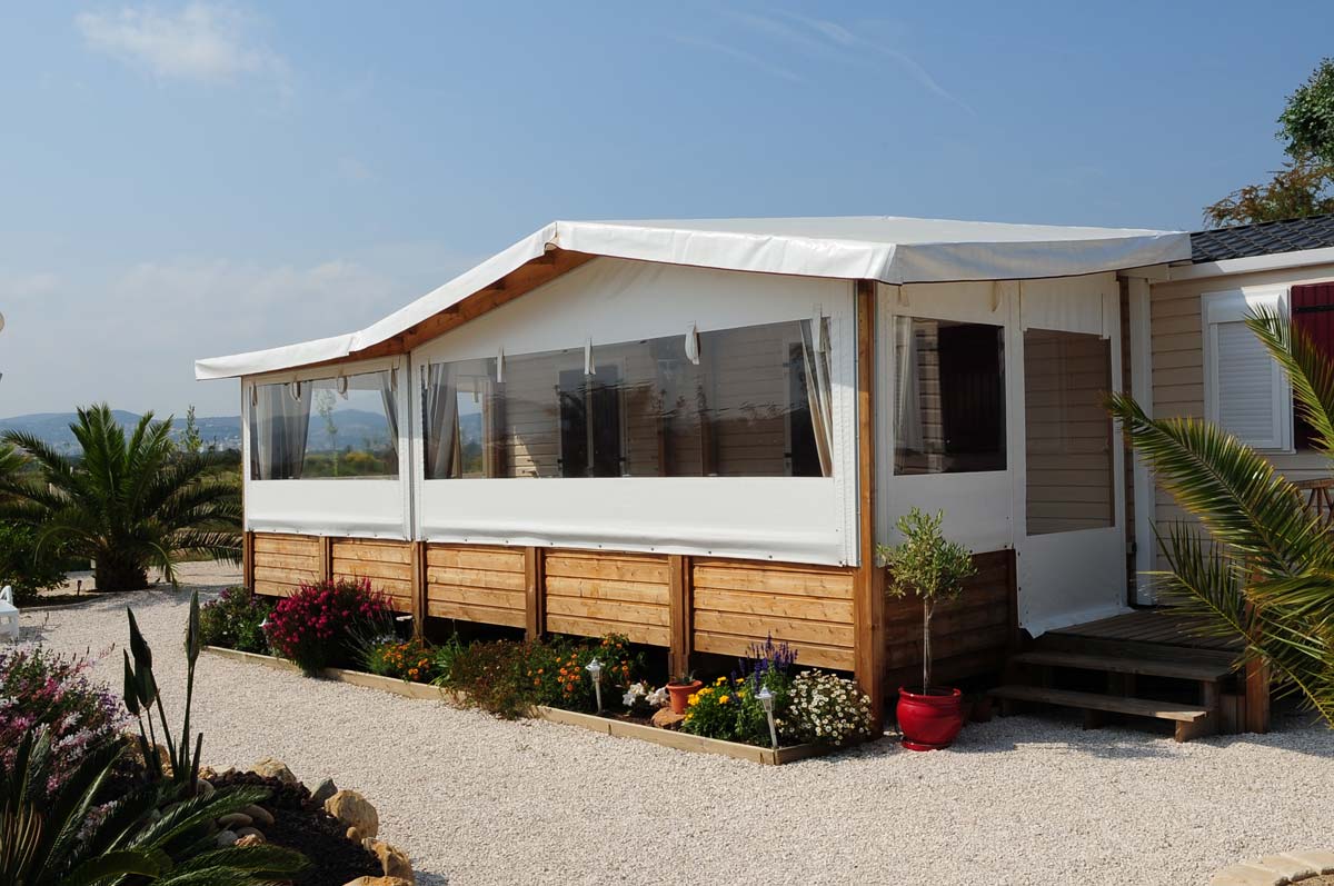 Bâche sur mesure pour terrasse de mobil home